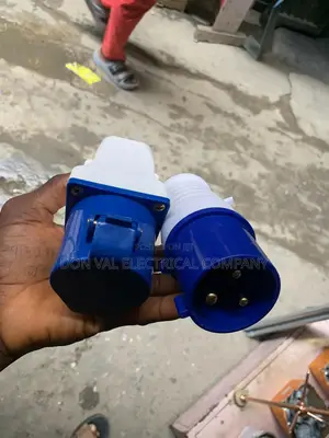 32amps 3pin Industrial Socket