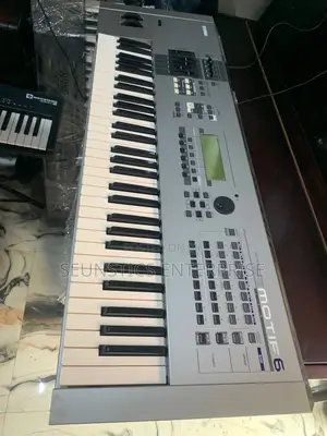 Quality Yamaha Motif 6 Workstation Keyboard/Piano