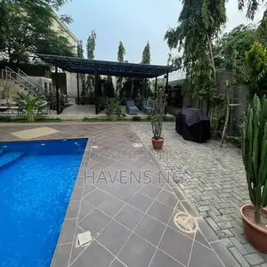 Magnificent 4-Bedroom Duplex With Pool Scenic Views