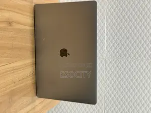 Laptop Apple MacBook Pro 2019 32GB Intel Core I9 SSD 4T