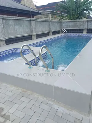 Swimming Pool and Jacuzzi