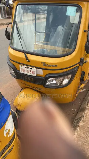 TVS King Deluxe Plus iTouch Start 2021 Yellow