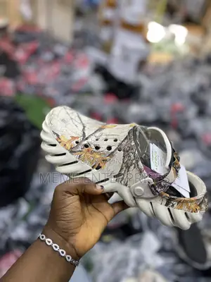 Designer Crocs : (Mixed) 