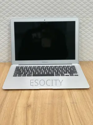 Laptop Apple MacBook Pro 2015 8GB Intel Core I5 SSD 128GB