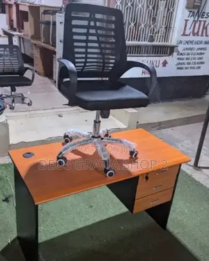 Office Chair With Table