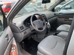 Toyota Sienna 2005 Silver