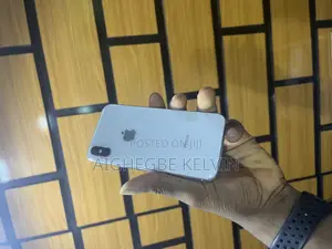 Apple iPhone X 64 GB White
