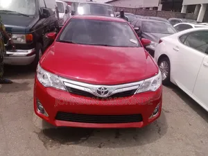 Toyota Camry XLE 4dr Sedan (2.5L 4cyl 6A) 2014 Red