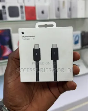 Apple Thunderbolt 4 Pro Cable 1m Up to 40 Gb/S