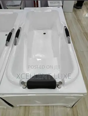 Executive Fiber Panel Bathtub White