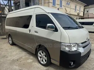 Toyota HiAce 2016 Gold