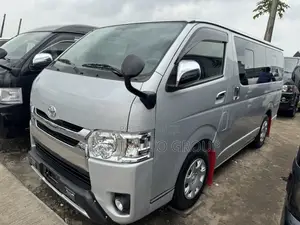 Toyota HiAce 2015 Silver