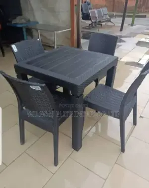 Plastic Outdoor/Restaurant Set by 4