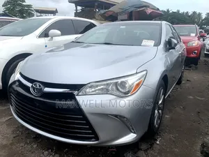 Toyota Camry XLE 4dr Sedan (2.5L 4cyl 6A) 2017 Silver