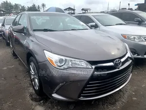 Toyota Camry XLE 4dr Sedan (2.5L 4cyl 6A) 2017 Gray