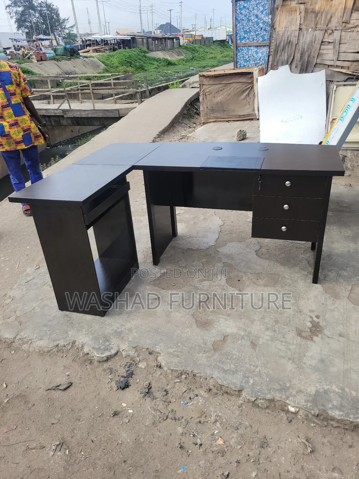 Executive Corner Table