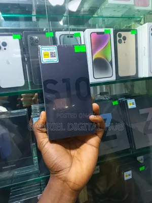 New Samsung Galaxy S10 128 GB Black