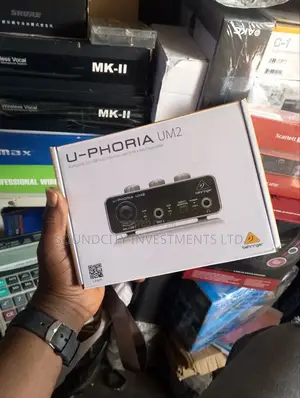 Behringer U-phoria Um2 Soundcard.