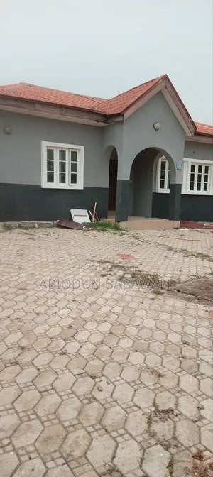 3bdrm House in Navy Estate Kashi, Karshi for rent