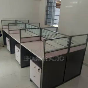 Quality Workstation by 6 People