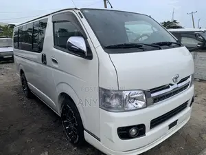 Toyota HiAce 2011 White