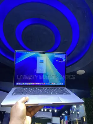 Laptop Apple MacBook Pro 2021 M1 32GB Apple M1 Pro SSD 1T