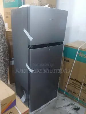 Compact Stylish: Hisense Double‐Door 205 L Refrigerator