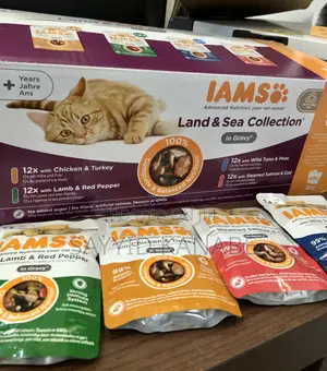 Iams Premium Adult Cat Food - 100% Original!