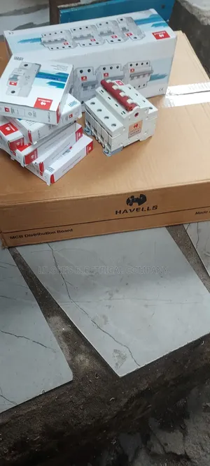 Original D6 3 Phase Avells Distribution Board