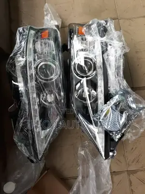 Headlamp and Charger Rx 350 2013 Available