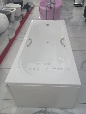 Single Panel Bathtub