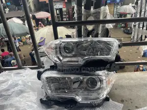 Headlamp Tacoma 2018/2020 Set