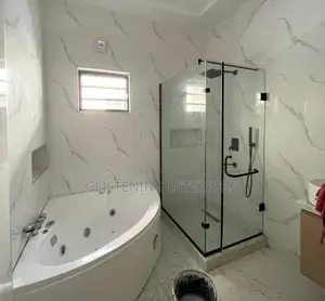 Shower Cubicle With A Plain 10mm Tempered Glass