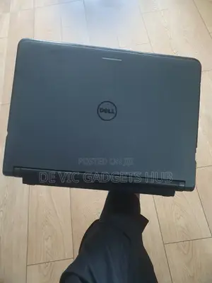 Laptop Dell Latitude 3350 4GB Intel Core I5 HDD 500GB