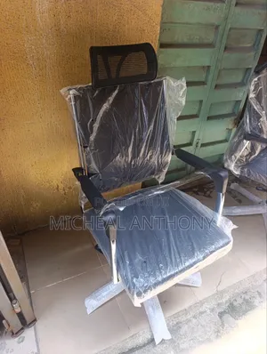 High Quality Design Office Chair With Headrest