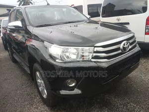 Toyota Hilux SR5 4x4 2018 Black