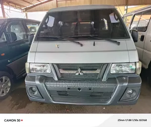 Mitsubishi Delica 2013 Silver