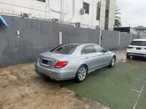 Mercedes-Benz E300 2018 Blue
