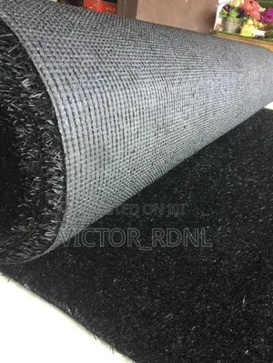 Black Carpet Grass Full Hair