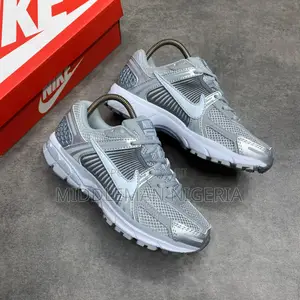 Nike Vomero 5 Wolf Grey Metallic Silver Unisex Sneakers