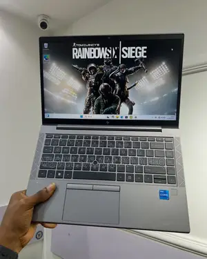 Laptop HP ZBook Firefly G8 16GB Intel Core I7 SSD 256GB