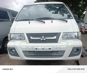 Mitsubishi Delica 2013 White