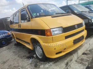 Volkswagen Transporter 2005 Yellow