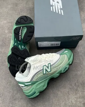 New Balance 1000 White and Green Sneakers