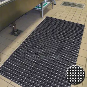 Hole Foot Mat