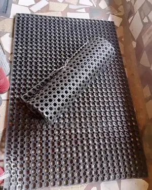 Hole Foot Mat