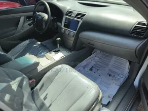Toyota Camry LE 4dr Sedan (2.5L 4cyl 6AM) 2010 Silver