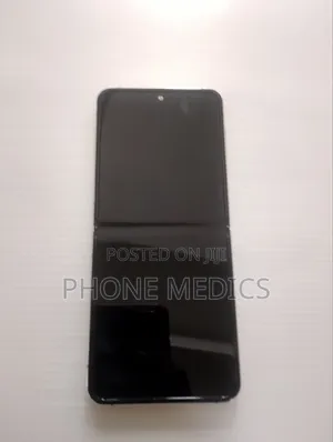 Samsung Galaxy Flip 4 Amoled