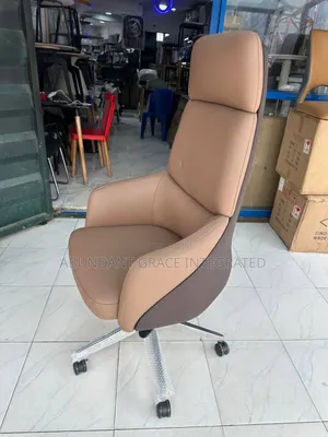Executive Swivel Office Chair.