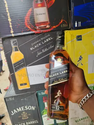 Johnnie Walker Black Label 700ml – By 12 Bottles (Original)